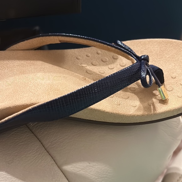 NEW Vionic Bella II Navy Midnight Blue Thong Flip Flop Sandals Size Orthopedic - Picture 9 of 9